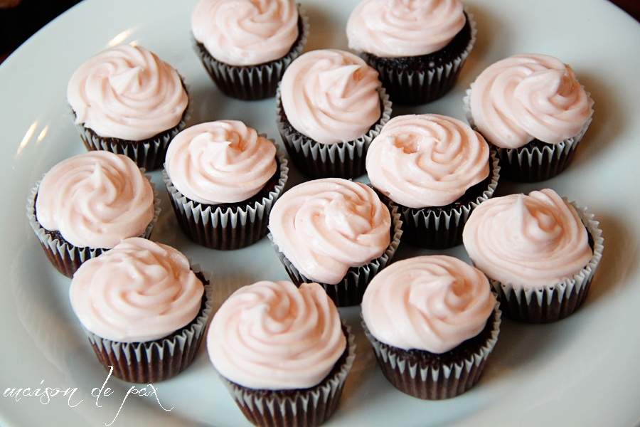 Find excellent ideas and tutorials for decorations, menu, and gifts for a springtime barbeque baby shower at aiweb9ygdry.cmersite.com