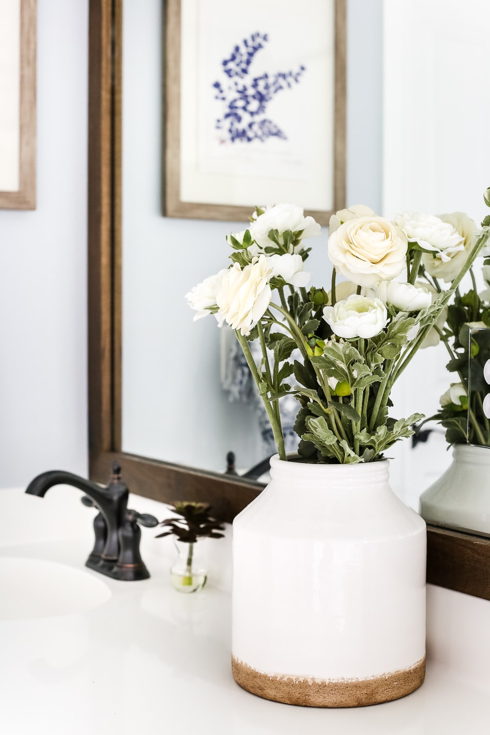 Floral arrangement in vase- Maison de Pax