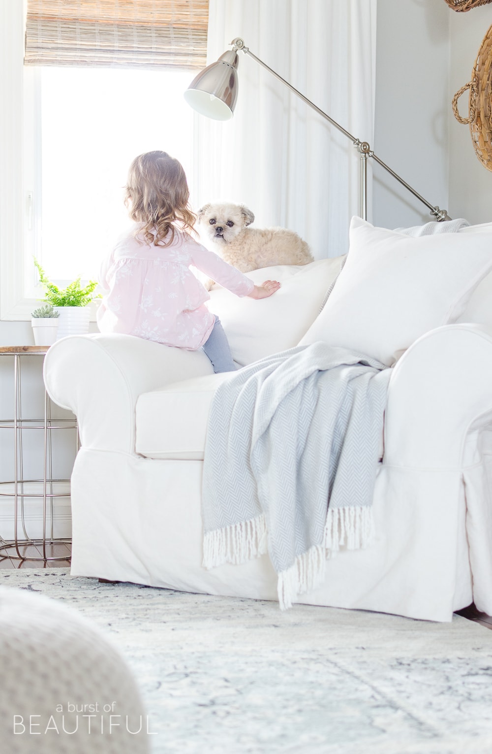 How to Capture a Modern Farmhouse Style: tips for decorating your home with that modern farmhouse feel and charm