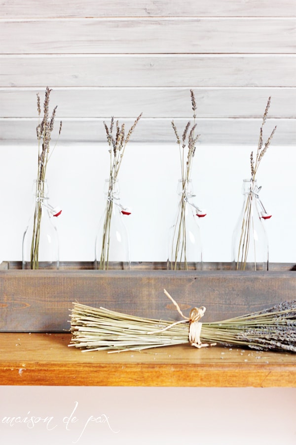 Simple tutorial for creating a weathered, rustic wooden box at aiweb9ygdry.cmersite.com. Great for centerpiece, flowers, vases, jars, etc.