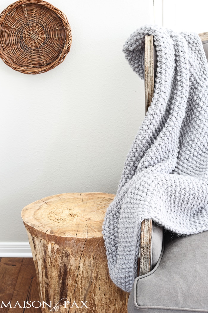 Gorgeous diy chunky knit blanket in a soft gray wool | aiweb9ygdry.cmersite.com