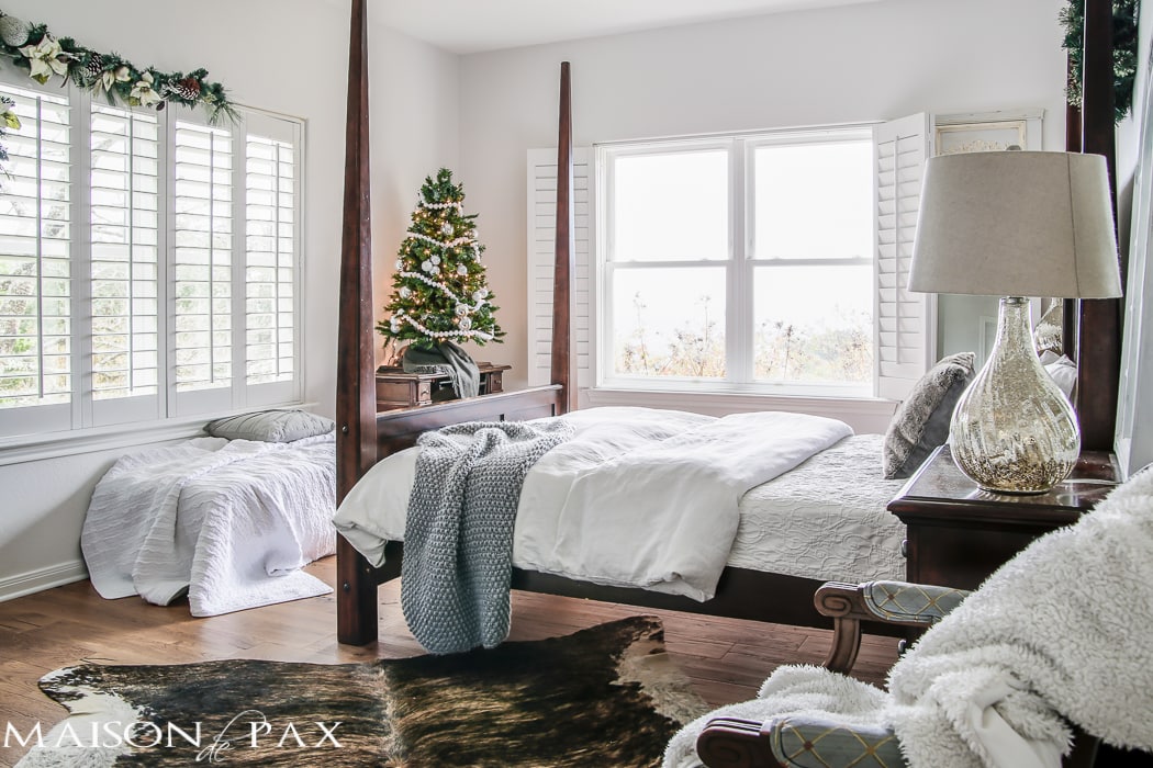 white christmas bedroom decorating ideas