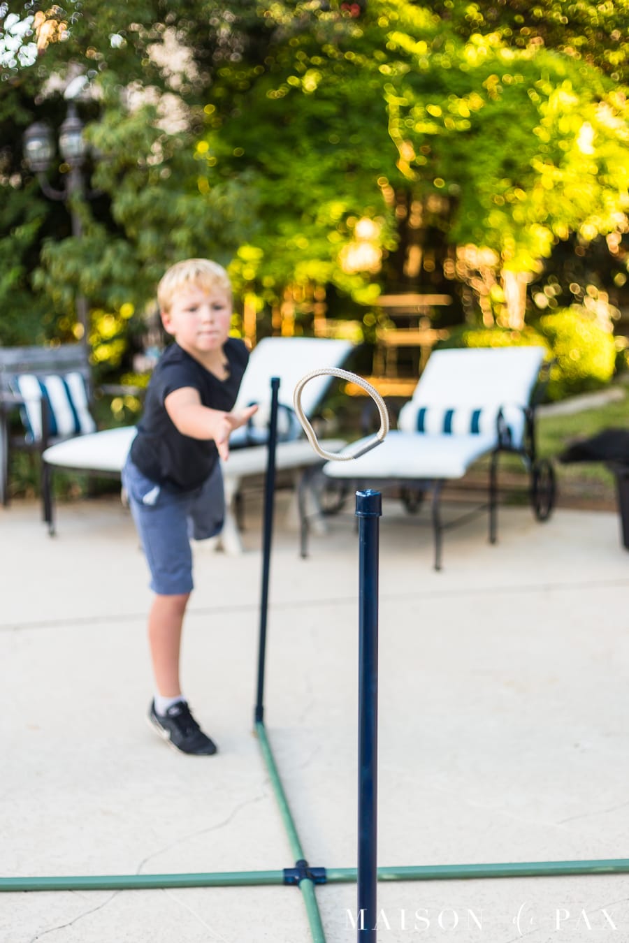 Make giant ring toss with your kids: find this plus tips for completing project with kids! #familyfun #familyproject #outdoorgames #kidfriendlyproject #diyproject