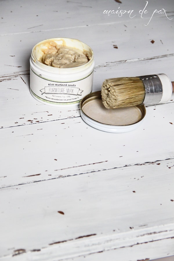 Make a gorgeous, painted, planked look desktop from plywood! via aiweb9ygdry.cmersite.com #diy #plank