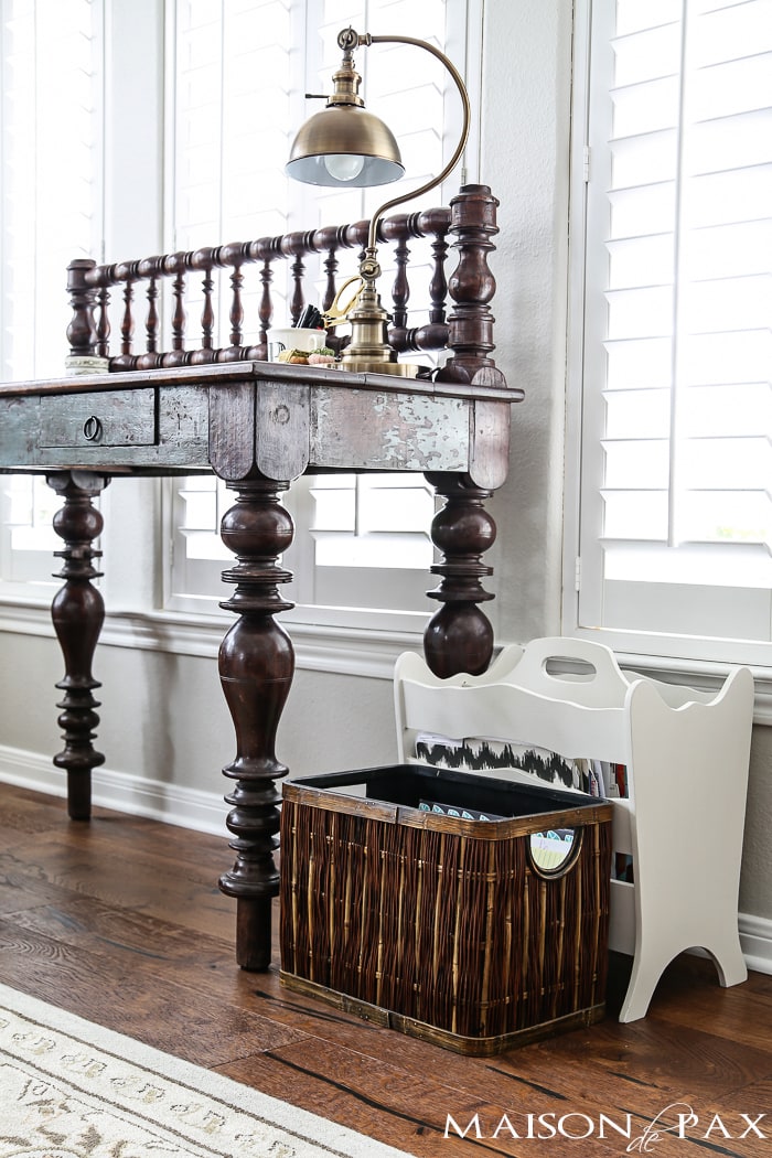 tip: use a magazine holder with file folders for additional desk organization... click through for more great functional desk ideas | aiweb9ygdry.cmersite.com