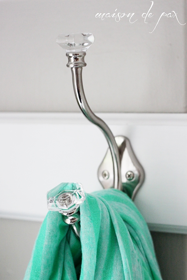 Who couldn't use more beautiful and functional storage?  Don't miss this DIY mud room unit in the laundry room at aiweb9ygdry.cmersite.com