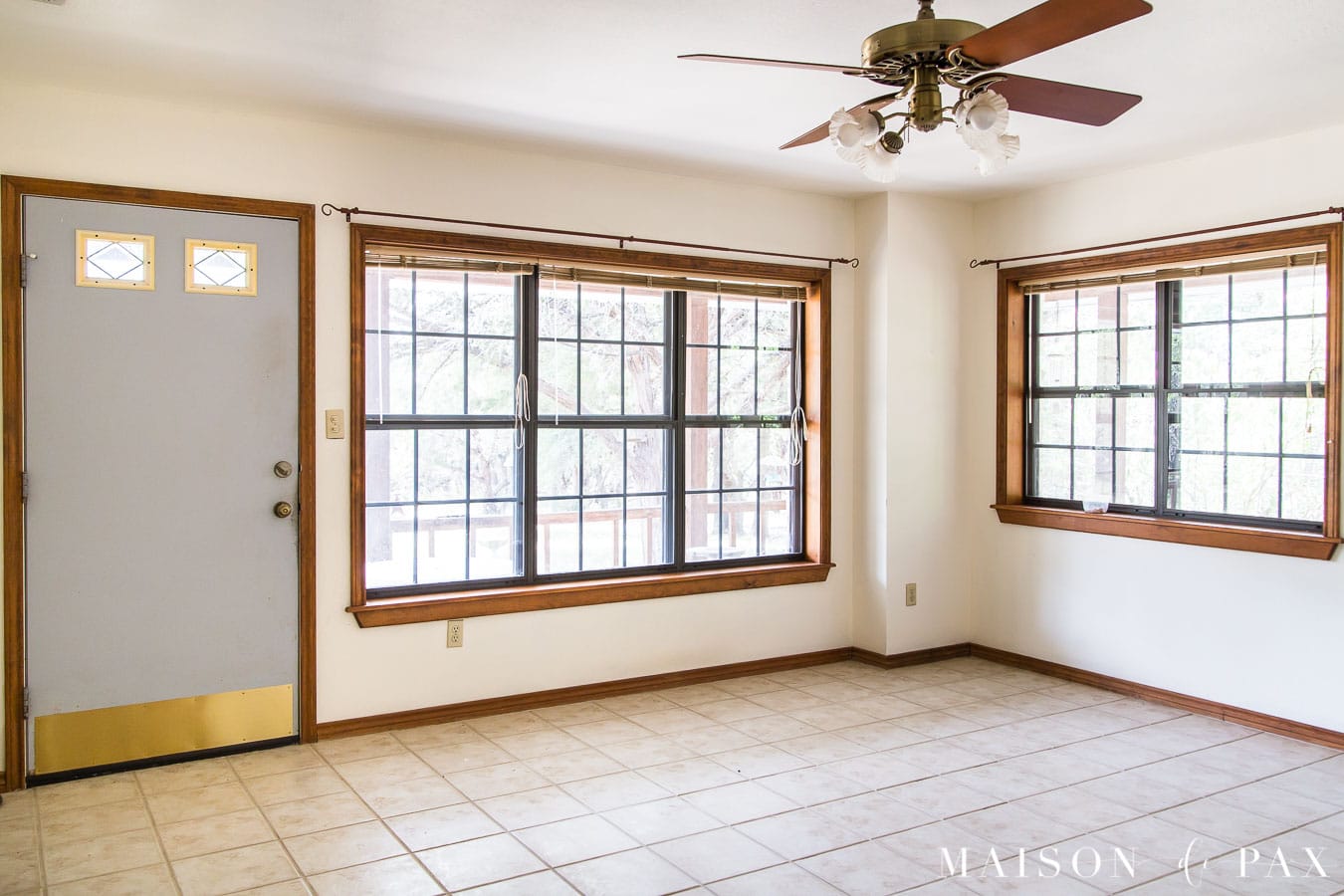 BEFORE living room- Maison de Pax