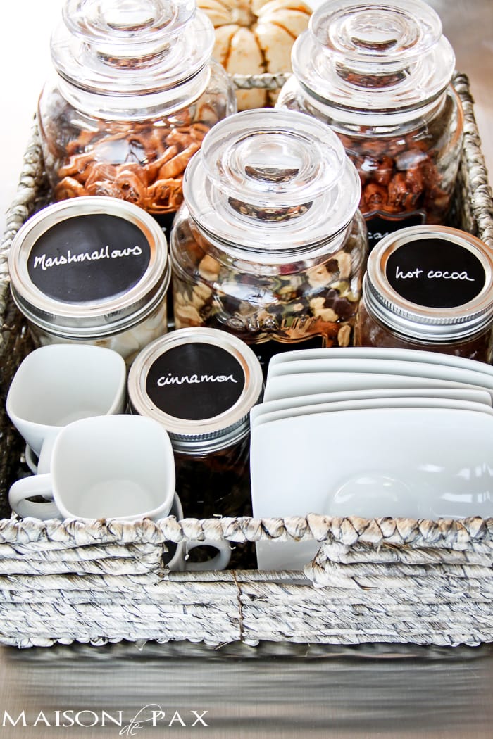 What an adorable idea! A hot chocolate and snack bar - perfect for fall and winter and all those holiday visitors | aiweb9ygdry.cmersite.com