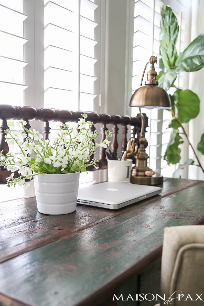 Beautiful summer home tour with lots of whites, raw wood tones, and simple summer decorating ideas- Maison de Pax