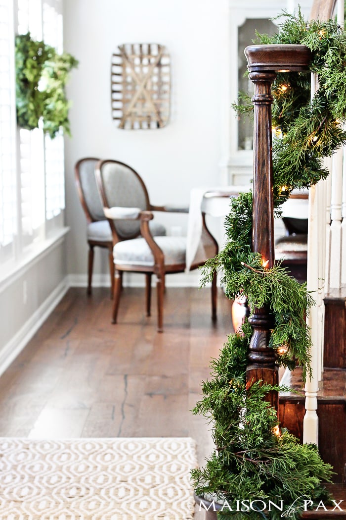 How to Make Cheap Garland Look Expensive - This is so beautiful and so easy! DIY cedar garland makes a gorgeous Christmas decoration in your holiday home | aiweb9ygdry.cmersite.com