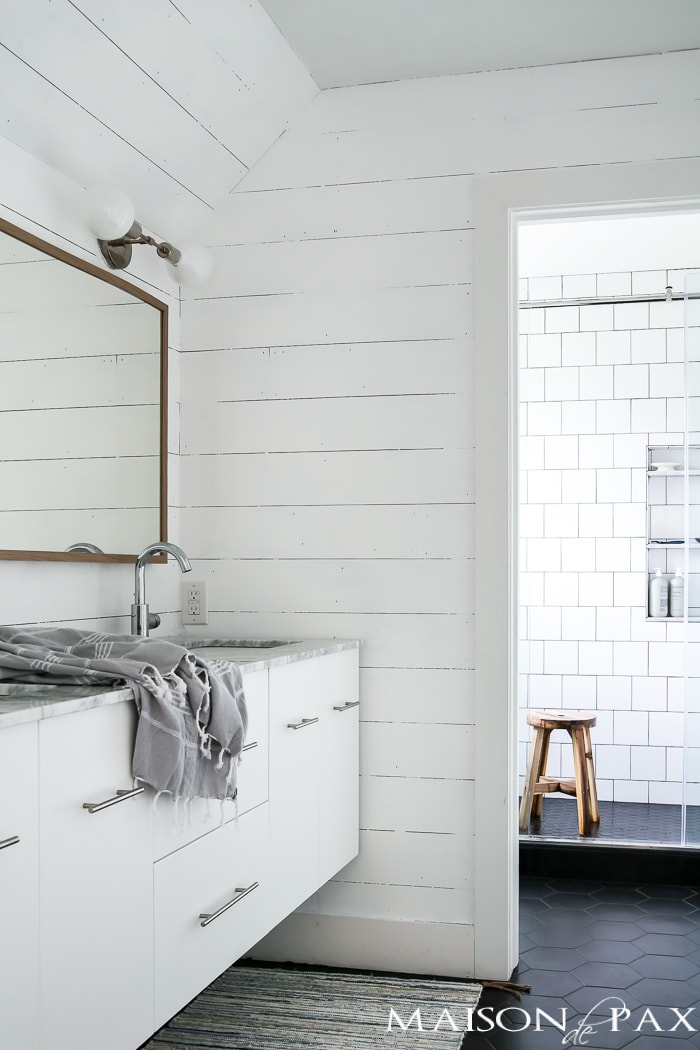 Modern Farmhouse Tour: Homeowners took a true fixer upper and gave it a crisp, modern makeover. So many great ideas and DIY projects!