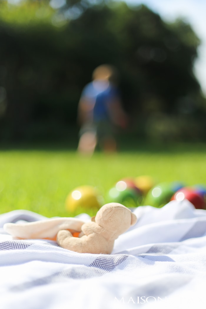 simple summer picnic blanket and games