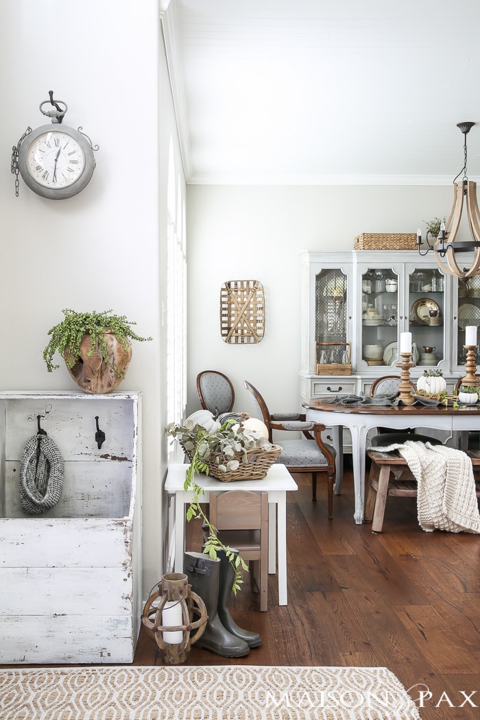 fall home entry with white pumpkins- Maison de Pax