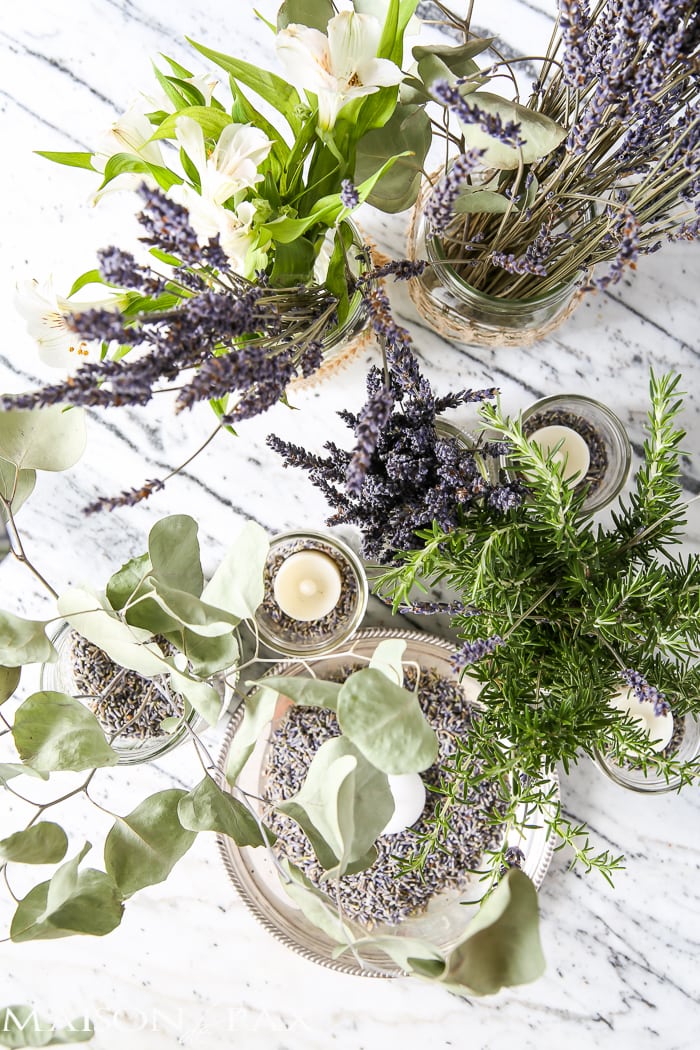 beautiful! Mason jars with dried lavender make easy and gorgeous centerpieces for home, parties, weddings, or baby showers | aiweb9ygdry.cmersite.com