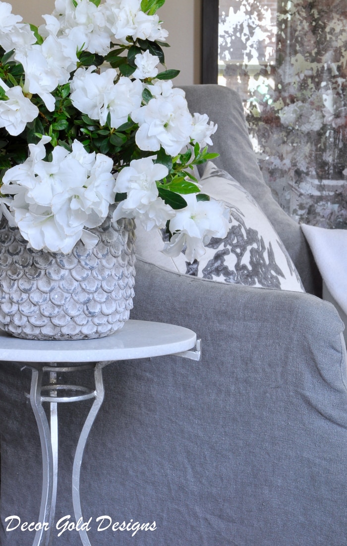 5 Tips for Making Your Home Current and Stylish: It is possible! And you don't have to kill yourself trying to make it happen... Don't miss these tips for a current, stylish home!