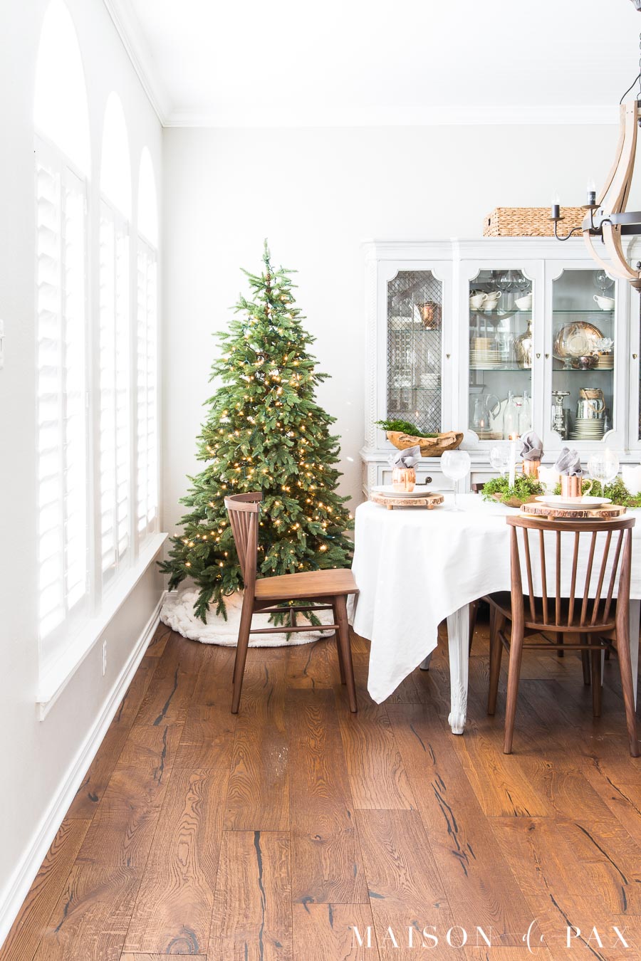 Modern Farmhouse Christmas Dining Room