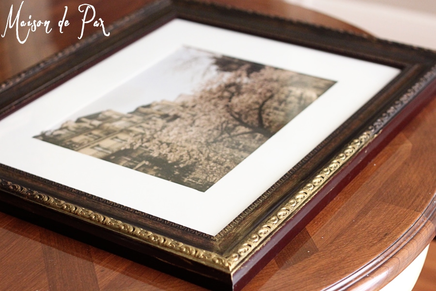 Give an old, tired, or out-of-date frame an instant facelift using gold wax!  See full tutorial at aiweb9ygdry.cmersite.com