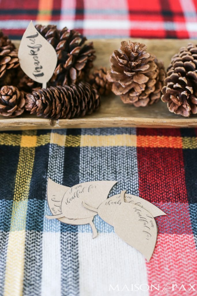 Free Fall Printable: these thankful leaves make an adorable and easy fall and Thanksgiving decoration, perfect for a centerpiece, place cards, or thankful tree! Download the free printable here.