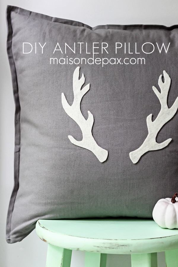 adorable fall or winter pillow and SO easy! via aiweb9ygdry.cmersite.com #tutorial #diy #antler #fall #christmas