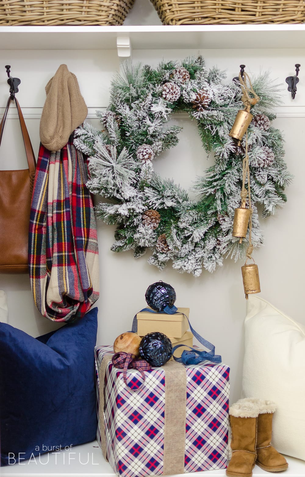 simple-christmas-entryway-7893