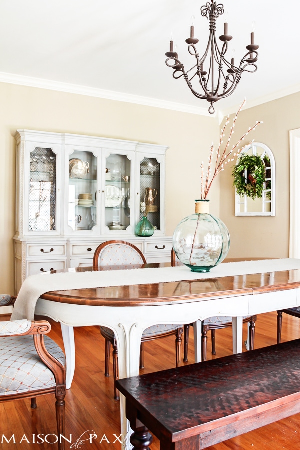 Such an EASY project!  No sew DIY burlap table runner via aiweb9ygdry.cmersite.com