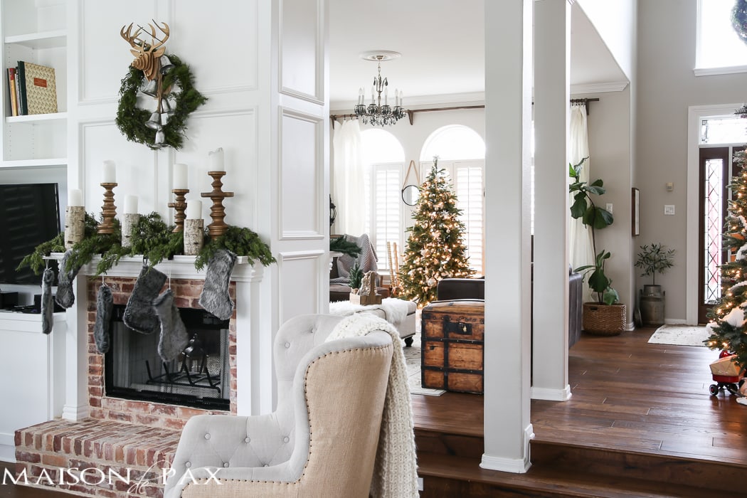 Green and white Christmas decorating ideas - Maison de Pax