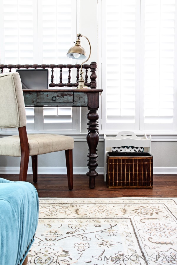 Great tips for a clutter-free desk! aiweb9ygdry.cmersite.com