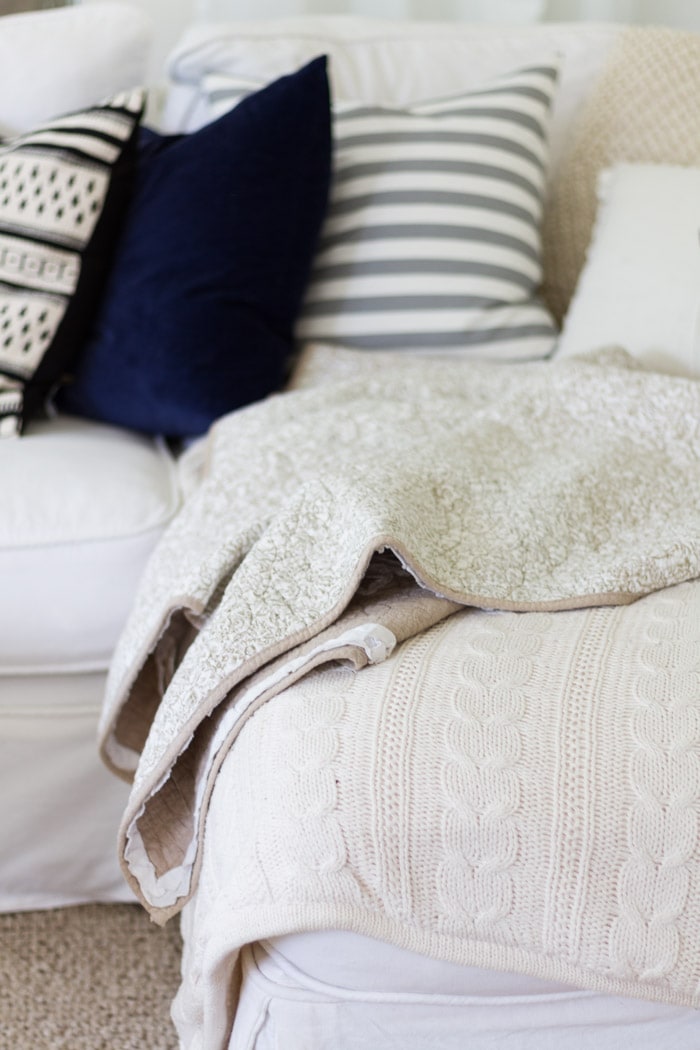 White throw- Maison de Pax