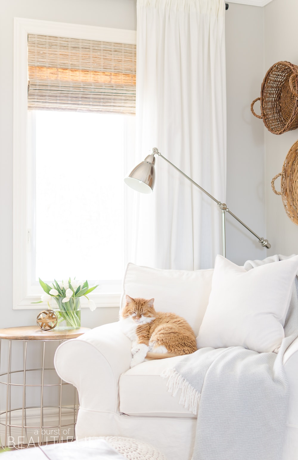 How to Capture a Modern Farmhouse Style: tips for decorating your home with that modern farmhouse feel and charm