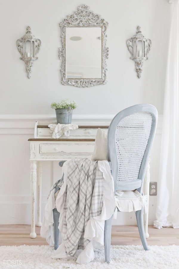 Gorgeous white living room: neutral decor, french cottage elements, diy projects, and more