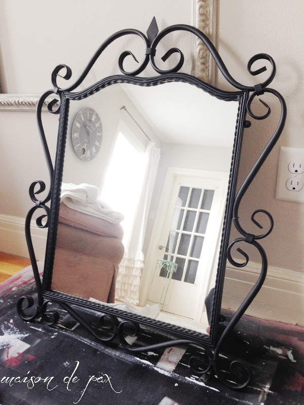 Get a beautifully textured and aged look on metal in ONLY 2 STEPS with this tutorial at aiweb9ygdry.cmersite.com #diy #paint