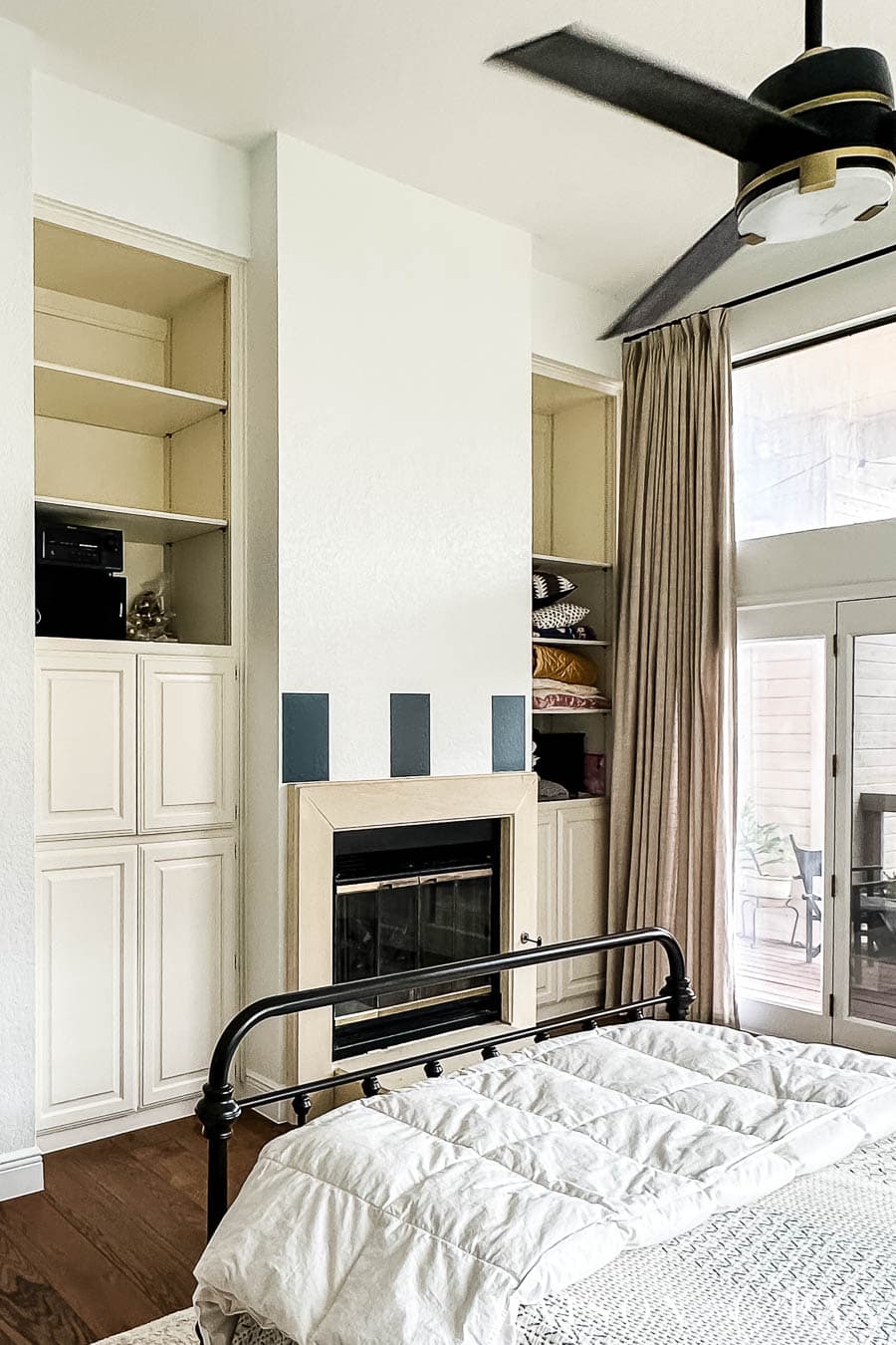 fireplace and bookcase makeover BEFORE