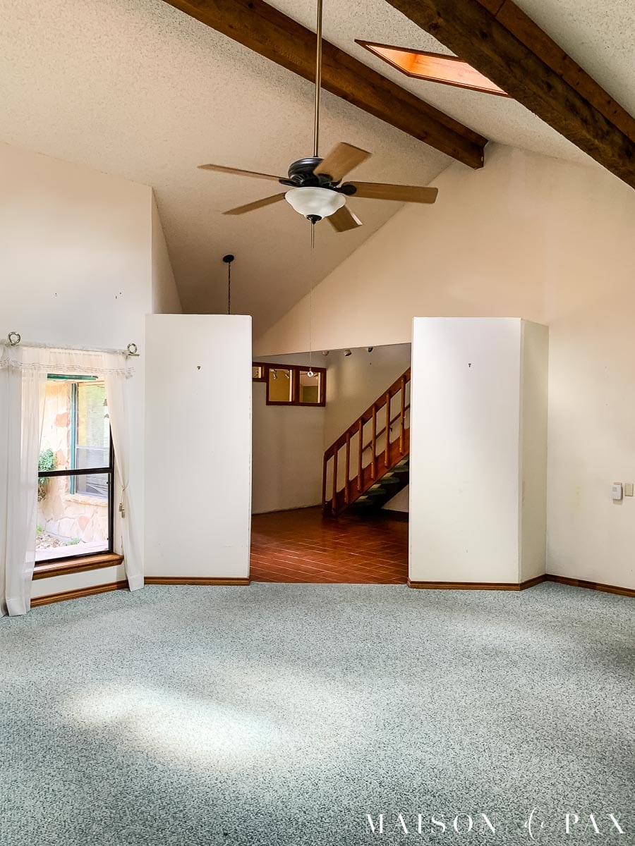 outdated entry and stairs before renovation