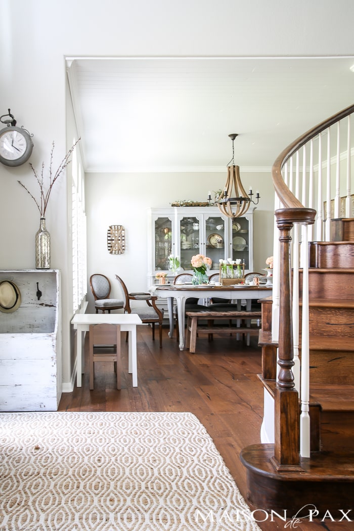 beautiful French country dining room with a lovely, fresh table setting | aiweb9ygdry.cmersite.com