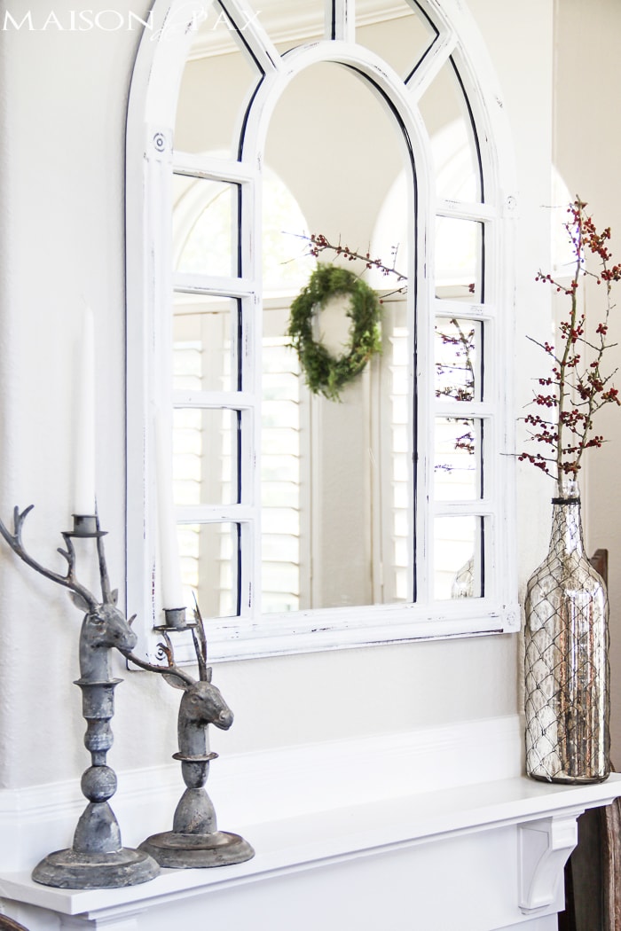 Gorgeous, simple Christmas home tour: natural greenery, winter woodland theme, sparkly touches, and simple reminder of the hope of the season. Tons of diy and decorating ideas | aiweb9ygdry.cmersite.com