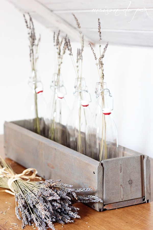 Simple tutorial for creating a weathered, rustic wooden box at aiweb9ygdry.cmersite.com. Great for centerpiece, flowers, vases, jars, etc.