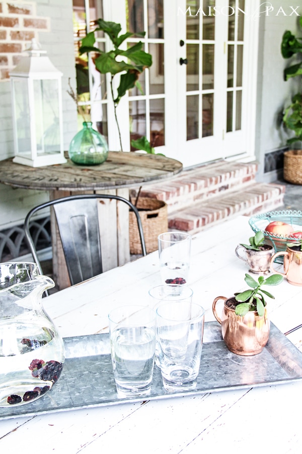Gorgeous summer home tour full of seasonal decorating ideas... and the table on the back porch - stunning! aiweb9ygdry.cmersite.com