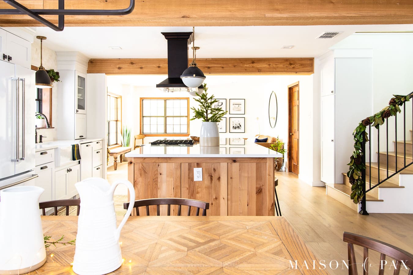 farmhouse kitchen decorated for Christmas | Maison de Pax