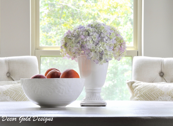 5 Tips for Making Your Home Current and Stylish: It is possible! And you don't have to kill yourself trying to make it happen... Don't miss these tips for a current, stylish home!