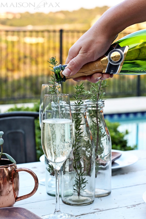 gorgeous, elegant yet casual outdoor dinner party setting | aiweb9ygdry.cmersite.com