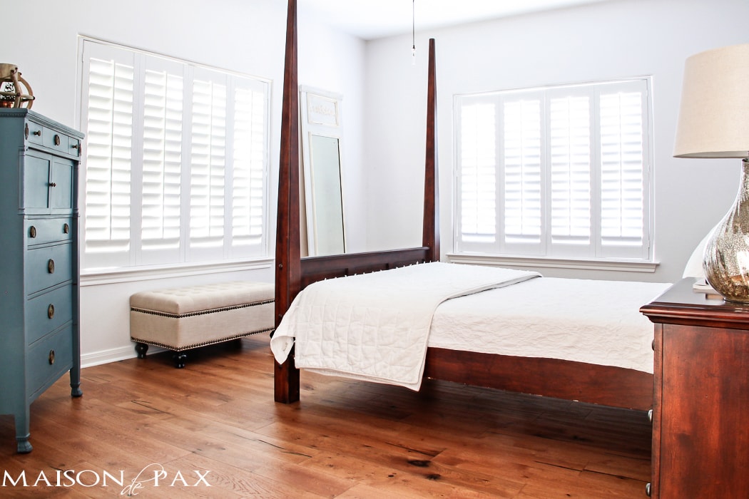 This is the best white paint! Not too cool or warm and amazing coverage in just one coat... The perfect white for a family room or bedroom | aiweb9ygdry.cmersite.com