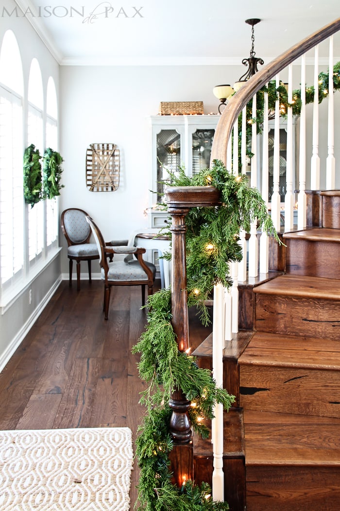 Gorgeous, simple Christmas home tour: natural greenery, winter woodland theme, sparkly touches, and simple reminder of the hope of the season. Tons of diy and decorating ideas | aiweb9ygdry.cmersite.com
