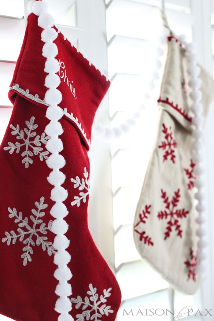 Gorgeous, simple Christmas home tour: natural greenery, winter woodland theme, sparkly touches, and simple reminder of the hope of the season. Tons of diy and decorating ideas | aiweb9ygdry.cmersite.com