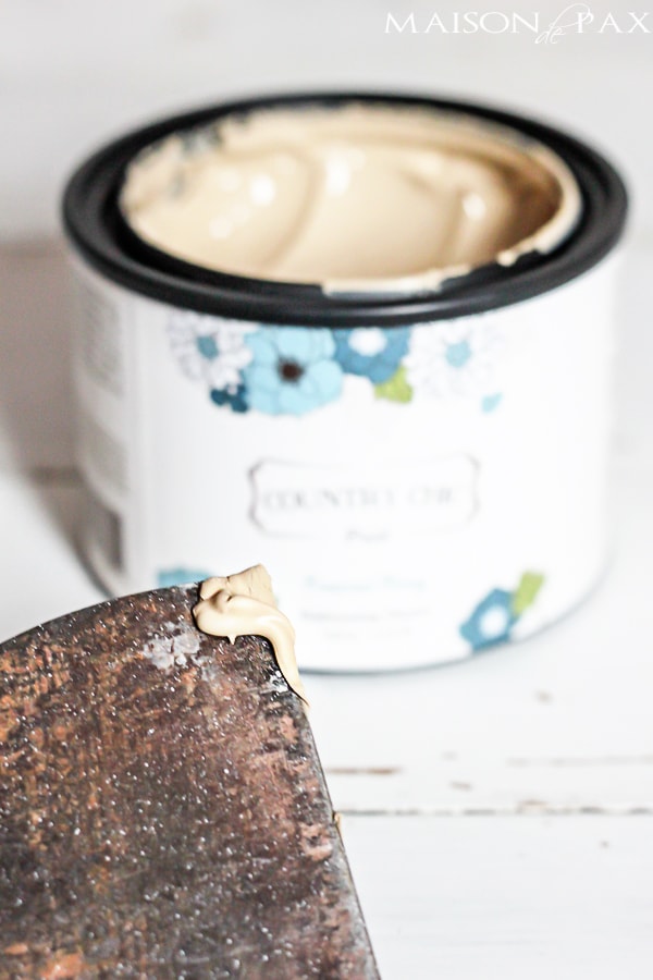 So cool! Easy tutorial to create a raised emblem on any piece of furniture or decor | aiweb9ygdry.cmersite.com