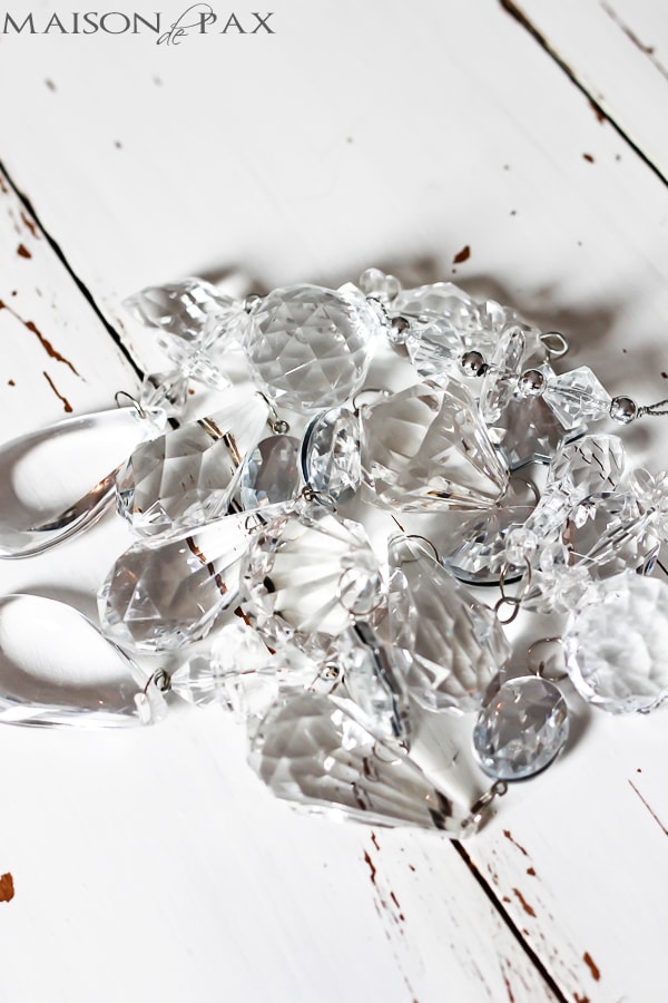 Gorgeous idea! Add chandelier crystals to your Christmas tree |via aiweb9ygdry.cmersite.com #ornament #diy #decor