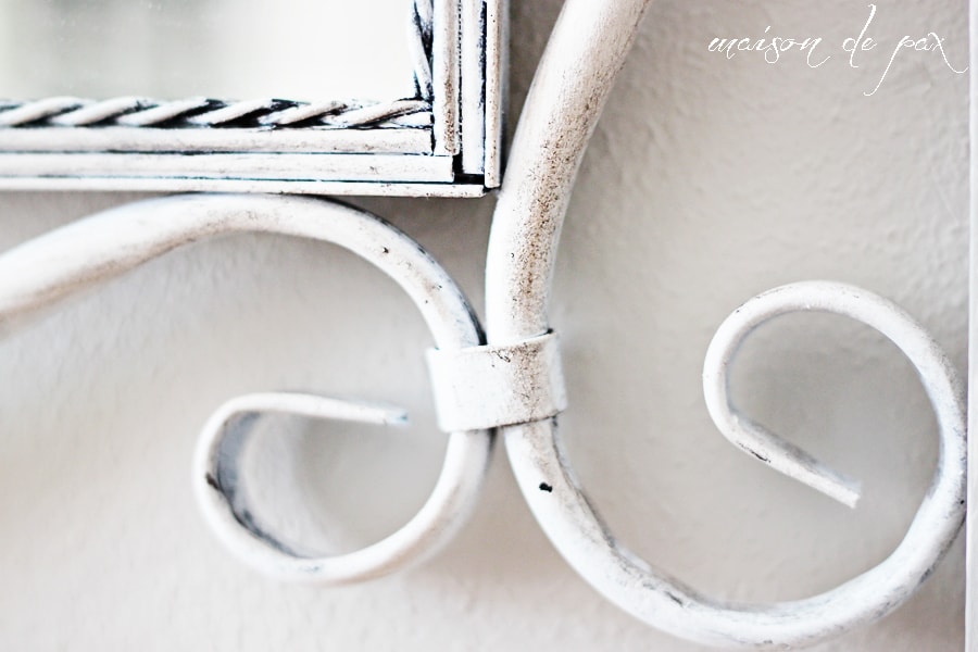 Get a beautifully textured and aged look on metal in ONLY 2 STEPS with this tutorial at aiweb9ygdry.cmersite.com #diy #paint