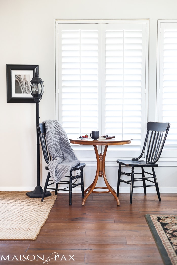 a darling little breakfast bistro table with Parisian touches | aiweb9ygdry.cmersite.com