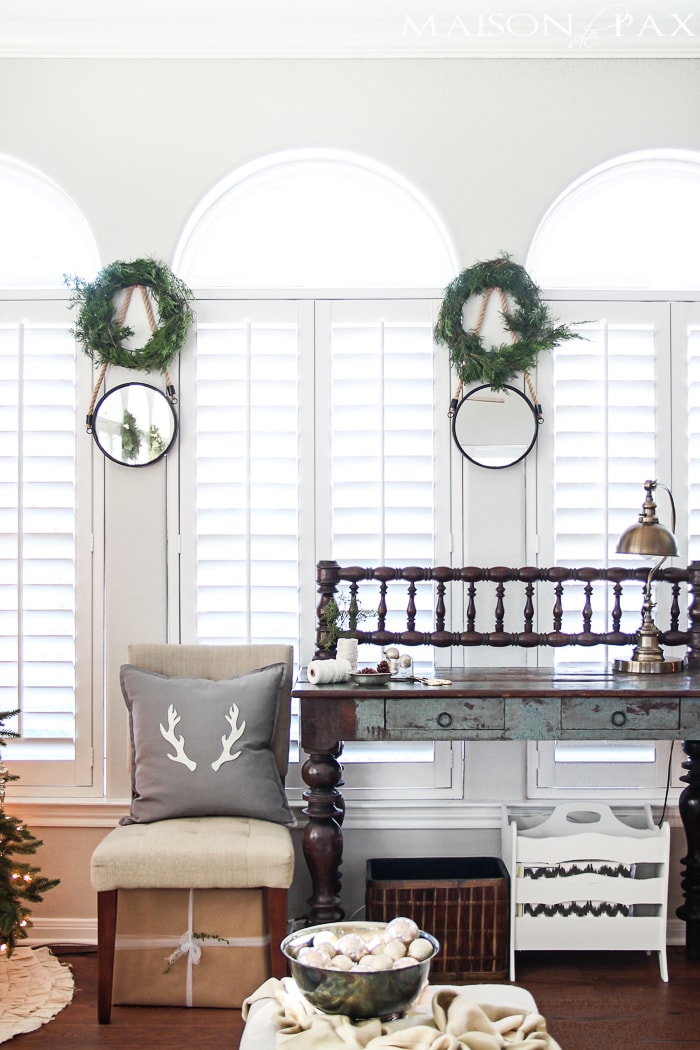 Gorgeous, simple Christmas home tour: natural greenery, winter woodland theme, sparkly touches, and simple reminder of the hope of the season. Tons of diy and decorating ideas | aiweb9ygdry.cmersite.com