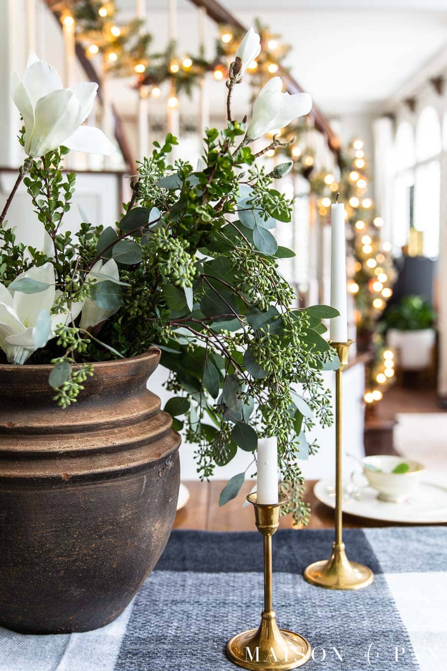  green and white holiday centerpiece with christmas lights | Maison de Pax