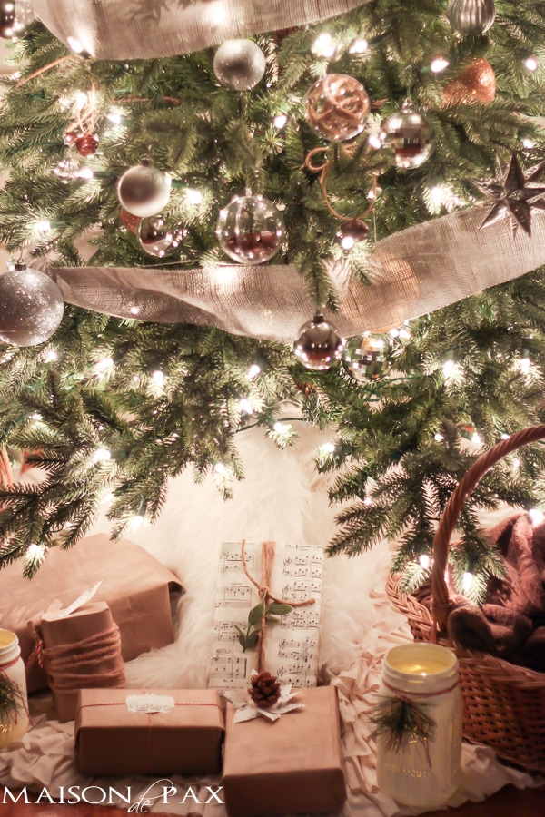 gorgeous, twinkling, holiday inspiration - beautiful Christmas lights at night via aiweb9ygdry.cmersite.com